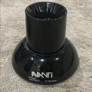Avanti Black hairdryer diffuser attachment